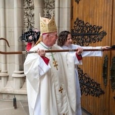 Bishop Mark Eckman installed as 13th Bishop of Pittsburgh