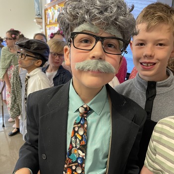 Awesome SMA Green & Gold SMA Seniors / Toddlers Day!  Check It Out! OLD Mr. 