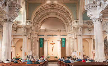 Bishop McManus makes eighth Jubilee pilgrimage – to Notre Dame Church in Southbridge