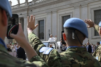 Pope: Resist the ‘temptation’ of embracing weapons