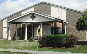 Electricity Restored to St. Jerome * Se Restableció la Electricidad en San Jerónimo