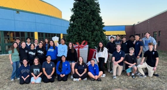 Moments at the Mount: Decorating for good: a Key Club holiday tradition