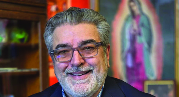 Ignacio Ruíz, enseñando con el ejemplo: construyendo puentes multi-culturales