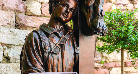 New statue of Bl. Carlo Acutis unveiled in Assisi