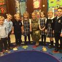 Julie Murray '03 Reads to Kindergarteners on Veteran's Day 2017