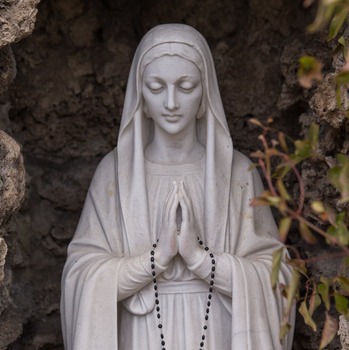 Pray the Rosary at Mary, Queen of Saints Parish