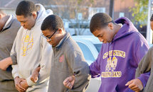 Archdiocesan schools hold '17 minutes of prayer' for Florida school victims