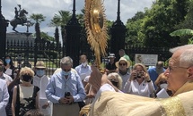 Eucharistic procession offers hope for peace