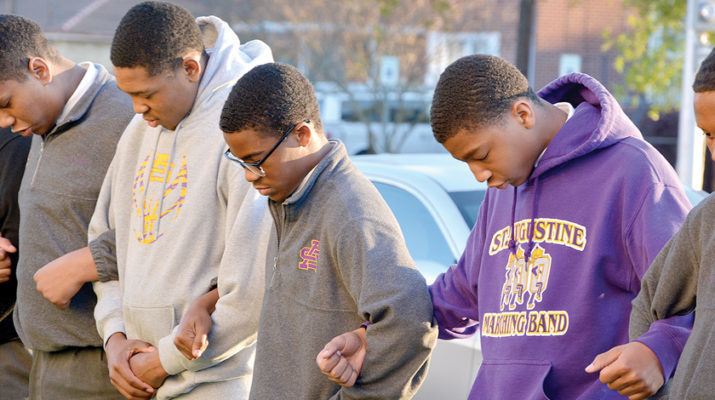 Archdiocesan schools hold '17 minutes of prayer' for Florida school victims