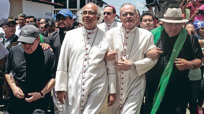 Obispos, periodistas atacados en iglesia en Nicaragua