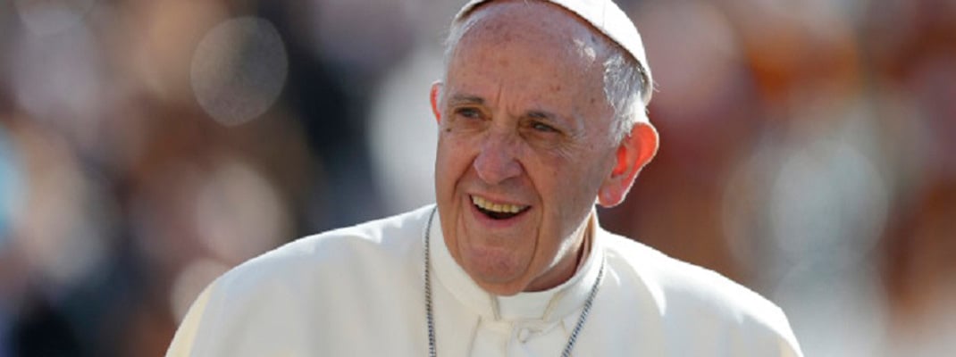 Pope has common cold, unrelated to other illnesses