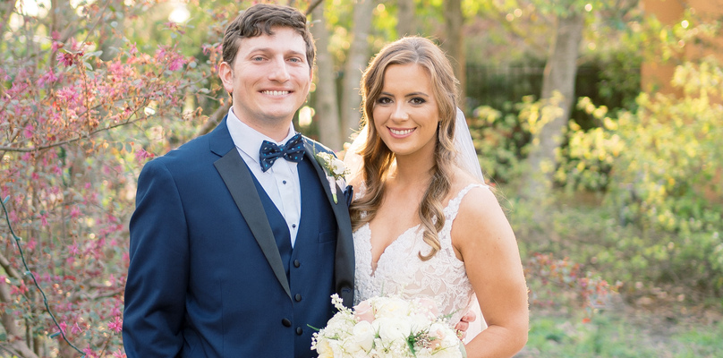 ‘First look’ photographs are gaining popularity with couples