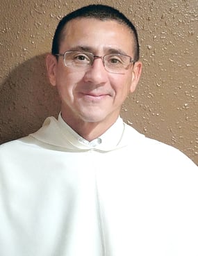 Ven a imponerle las manos para que se cure y viva