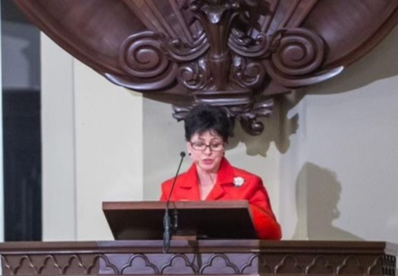 Who’s No. 1? On Sunday, it’s no contest for Gayle Benson