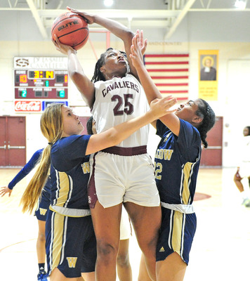 The Clarion Herald’s Elite Girls’ Basketball Team