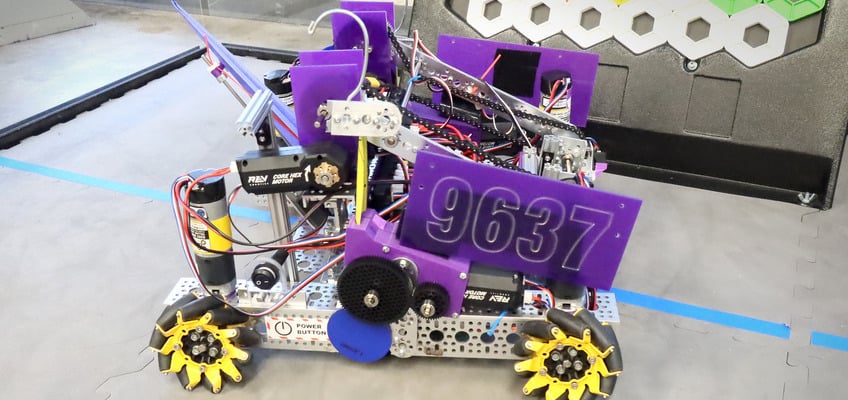 Dominican robotics scoots to world competition