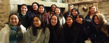 Des étudiantes de l'université Ste. Marie en pèlerinage