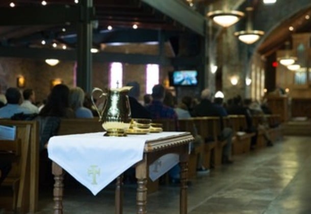 12pm Mass in Spanish Suspended