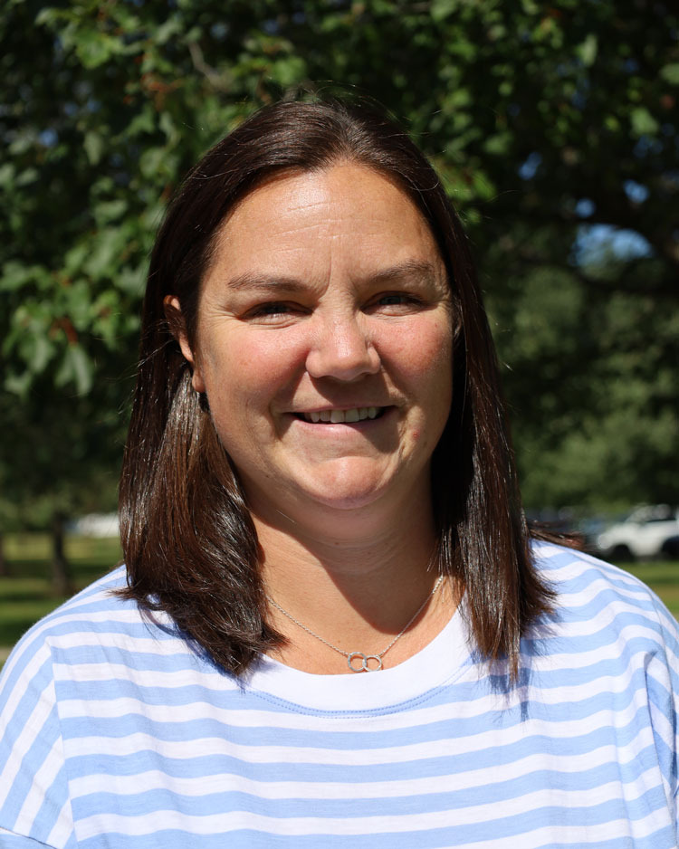 Coach Becky Salyards