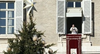 At Christmas, share joy, not complaints, pope says