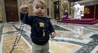 Pope to kids: Jesus loves you, wants you to love others