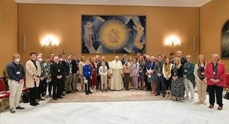 Francisco: el verdadero educador acompaña, escucha y dialoga