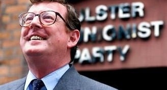 Northern Ireland: Peacemaker David Trimble dies at 77