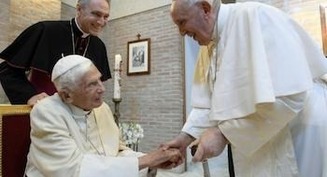 El Papa y los nuevos cardenales visitan a Benedicto XVI
