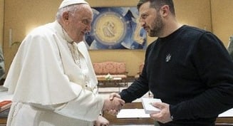 Pope, Ukrainian president speak by phone