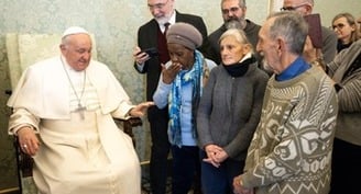 Pope Francis meets with editorial staff of Osservatore di Strada