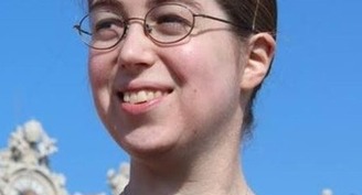 Can laypeople ever absolve sins? Chanting in 'Novus Ordo'