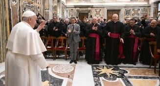 La salvación de las almas debe ser el enfoque del trabajo de los canonistas, dice el Papa