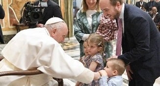 Laity share baptismal call to ministry, service, pope says