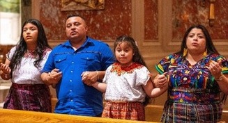 CELAM y las comisiones episcopales de pastoral familiar invitan a orar en familia y por la familia