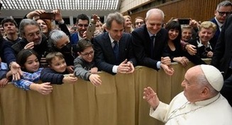 Pope asks broadcasters to share the truth, not spread ideology