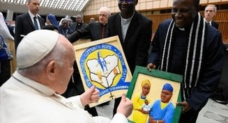 Pope asks Nigerians in Rome to be models of dialogue