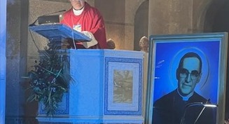 Obispo Menjívar insta 'lanzarse al futuro con esperanza' en aniversario del asesinato de San Romero