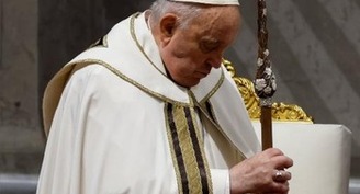 Pope says carrying the cross, Jesus asks, 'Do you love me?'