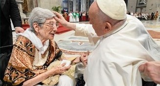 No antagonicen a los ancianos, dice el Papa en el mensaje del día de los abuelos