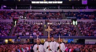 En su tercer día, el Congreso invita a los católicos a encontrar sanación en la Eucaristía