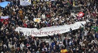 God responds generously to people's shortcomings, pope says at Angelus