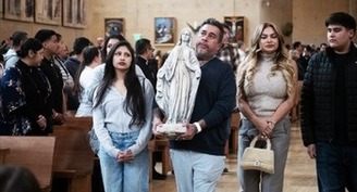 OneLife LA: Miles de angelinos son invitados a encontrar esperanza en la 'prueba de fuego'