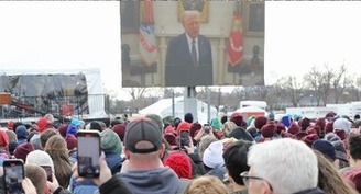 Trump dice en un vídeo para la Marcha por la Vida que va a 'defender con orgullo' la vida y familia