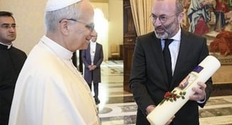Pope encourages European parliamentarians to pursue 'healthy secularism'