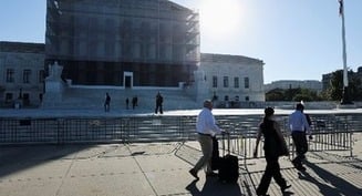 Supreme Court begins fall term amid split in public opinion on its work