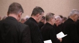 Migration, AI and health care directives on US bishops' fall meeting agenda