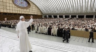 Love, forgiveness defeat hatred, vengeance, pope tells chivalric order