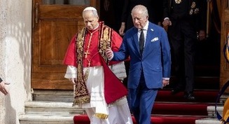 Pope, British king share historic prayer in Sistine Chapel
