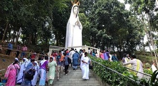 Thousands of Catholics gather at shrine of Fatima Rani in Bangladesh