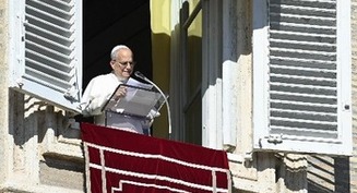Pope offers prayers for the Philippines and for peacemakers